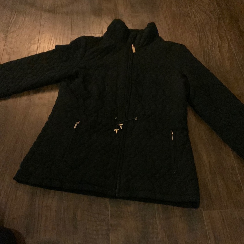 Ellen Tracy black puff jacket. Womens M